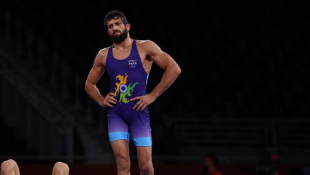 Ravi Kumar reaches gold medal match after beating Nurislam Sanayev