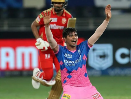 “What An Over”:   Dale Steyn, Jasprit Bumrah  praise   Kartik Tyagi for his execution against the Punjab Rulers