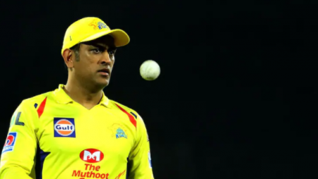 IPL 2021: MS Dhoni goes bowling against Ravindra Jadeja in the nets before the great duel between CSK and RCB