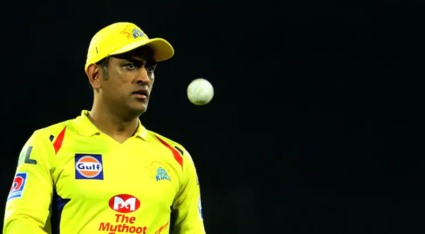 IPL 2021: MS Dhoni goes bowling against Ravindra Jadeja in the nets before the great duel between CSK and RCB