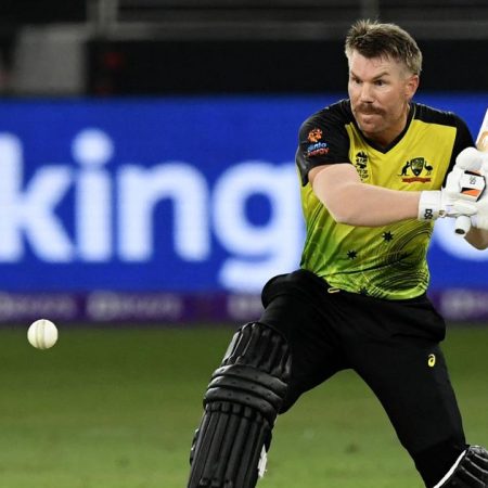 David Warner returns to form as Australia beats Sri Lanka by 7 wickets in the T20 World Cup in Dubai.