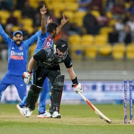 2nd T20I: India clinches the series with a 7-wicket victory over New Zealand.