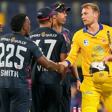 As the Gladiators defeat the Bulls, Tom Kohler-Cadmore wins a duel with Adil Rashid.
