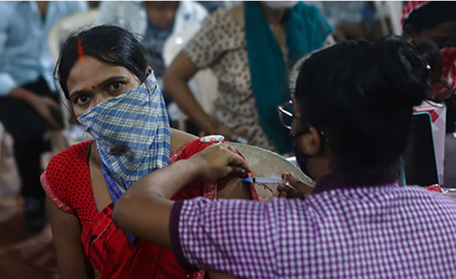 Coronavirus India is on the move: the country has recorded 10,929 new cases of the virus.