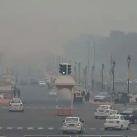 With a 385 AQI, Delhi’s air quality remains in the “very poor” category.
