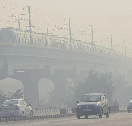 Delhi’s air quality remains’ very poor’, while Gurgaon now falls into the’severe’ category.