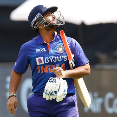 Former Indian cricketers have slammed Rishabh Pant’s “poor shot selection” in the second One-Day International.