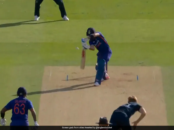 Virat Kohli woes continue as he edges one outside off and is dismiss by David Willey.