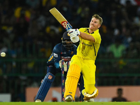 David Warner Signs Two-Year Contract with Sydney Thunder in the Big Bash League