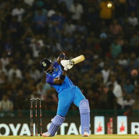 Hardik Pandya hits a hat-trick of sixes off the last three balls of the first T20I against Australia.