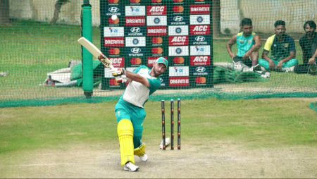 Glenn Maxwell Practices Batting Left-Handed Against India