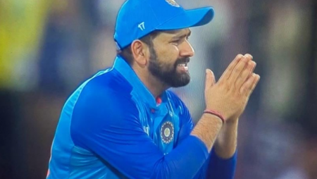 Watch as Skipper Rohit Sharma is perplexed when Mohammed Siraj steps on the boundary rope while taking a catch.