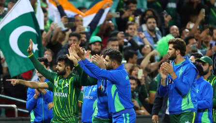 Babar and Rizwan regain their form as Pakistan defeat New Zealand to get to the T20 World Cup final.