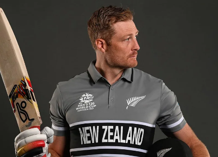 Martin Guptill gets removed from the central contract list by New Zealand in order to play in international T20 leagues.